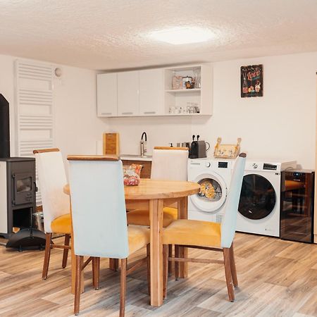 Apartmany Berries Valča Exteriör bild
